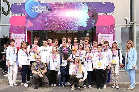 Российские школьники привезли 2 золотые медали с Международной выставки юных изобретателей (International Exhibition for Young Inventors - IEYI)